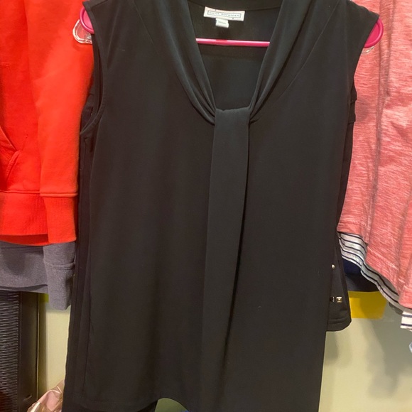 All black!! 3 shirts 1 jean pair. - Picture 3 of 4